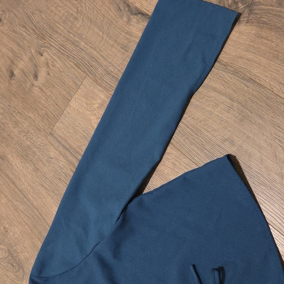 Vetta Getaway Capsule Convertible Tie Top - Picture 7 of 10